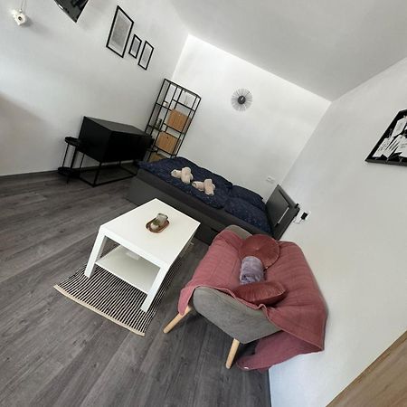 Hobiti Apartman - Sam Radslav Экстерьер фото