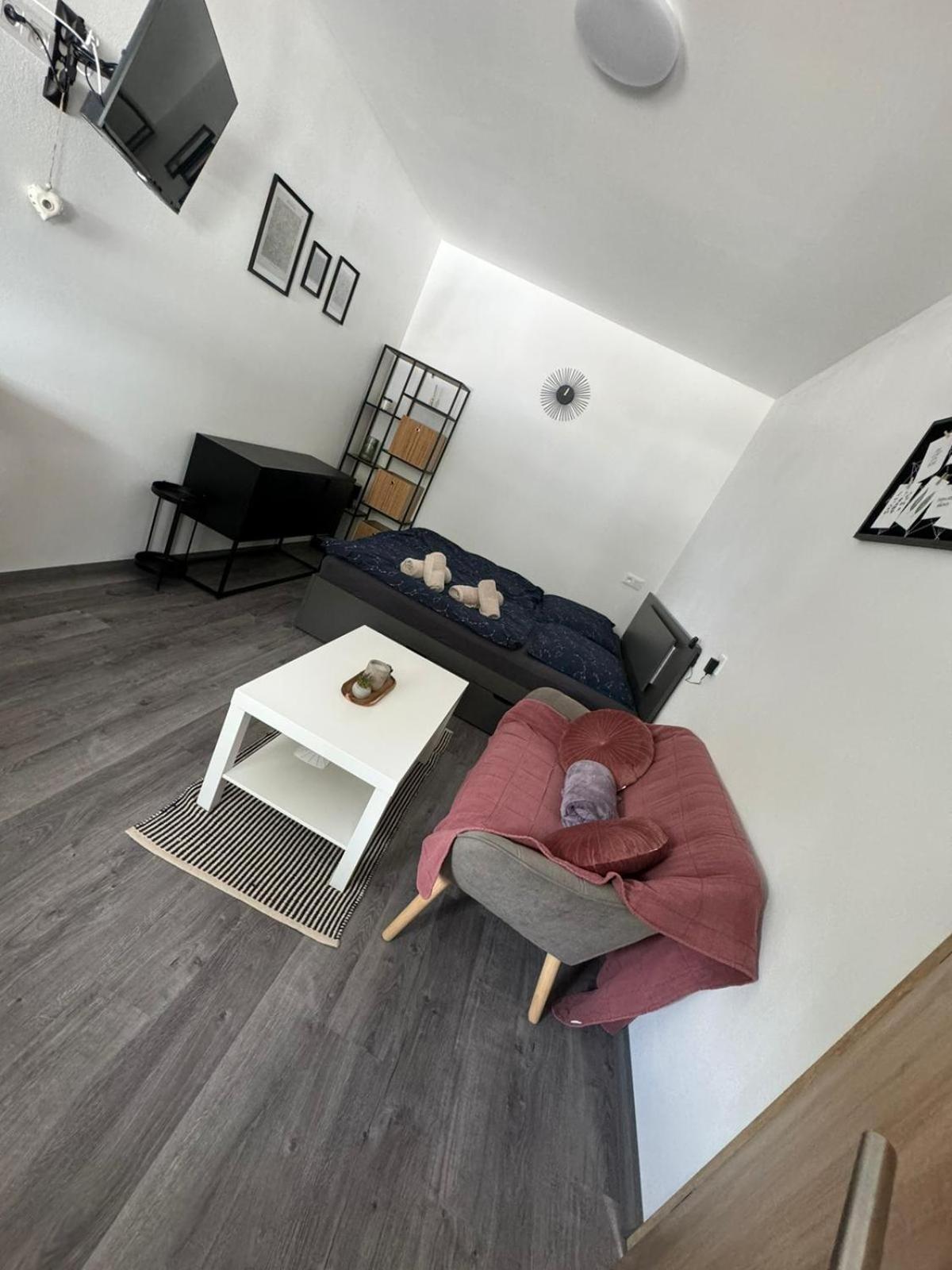 Hobiti Apartman - Sam Radslav Экстерьер фото