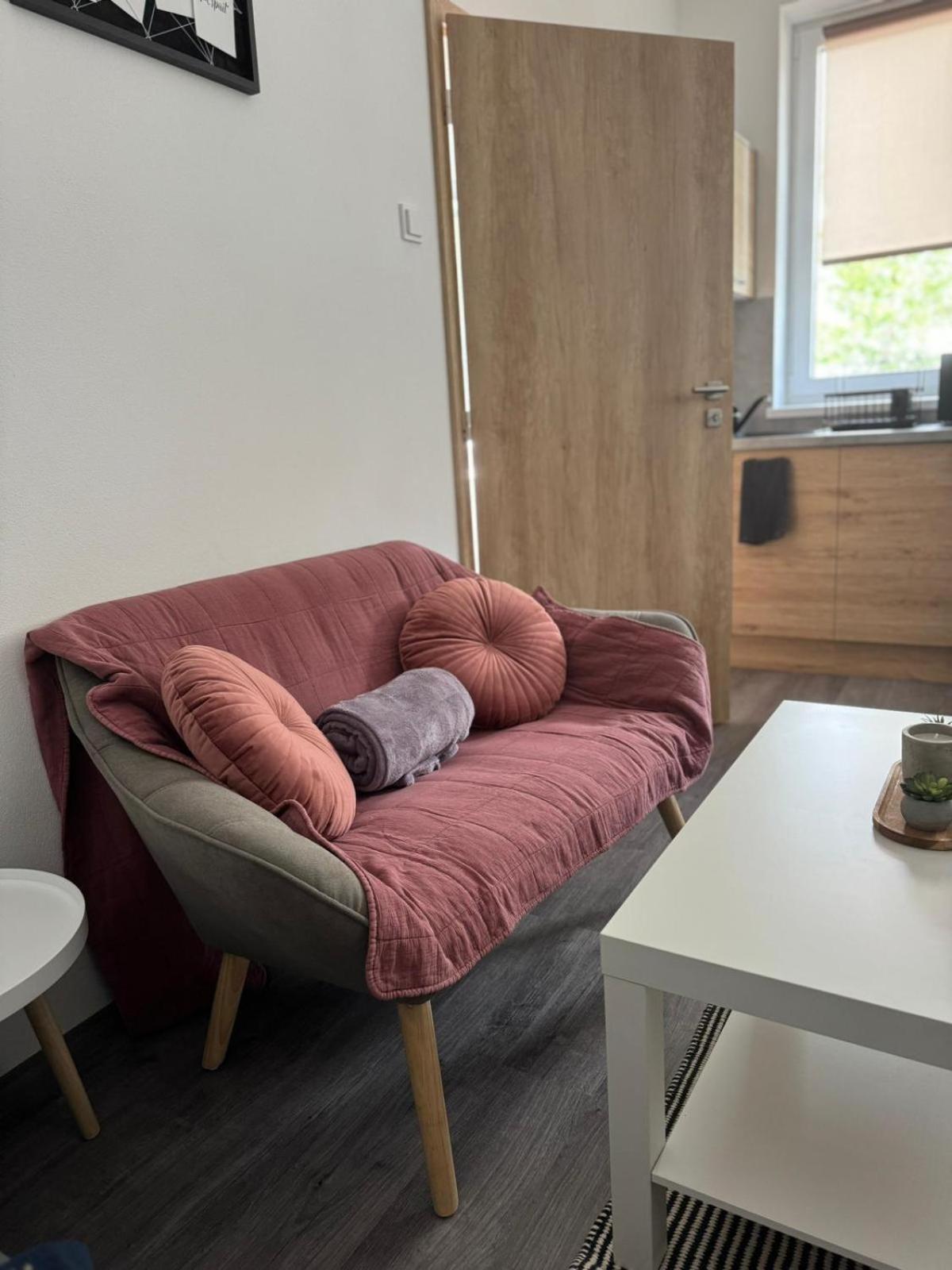 Hobiti Apartman - Sam Radslav Экстерьер фото