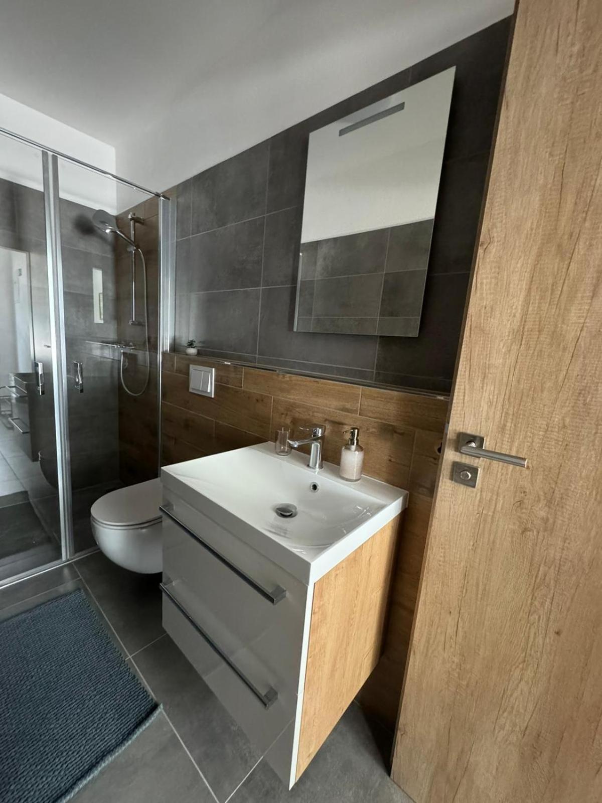 Hobiti Apartman - Sam Radslav Экстерьер фото